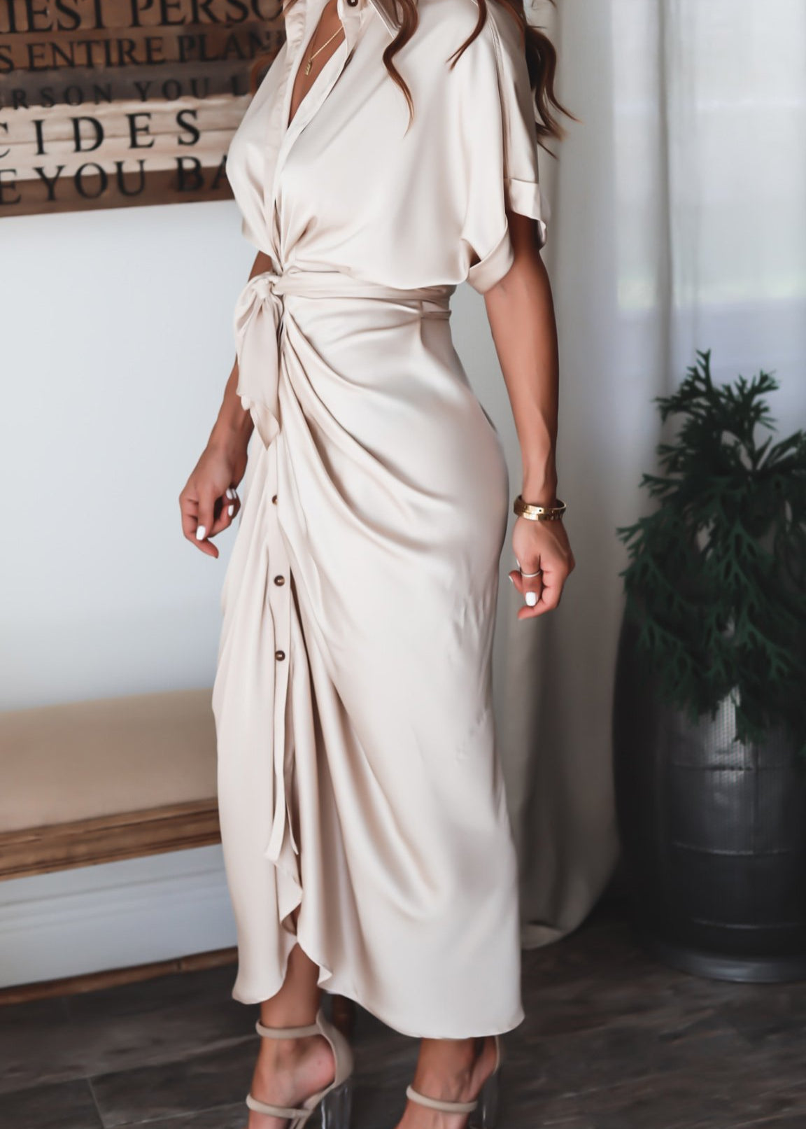 Jelline - The Essence of Modern Elegance