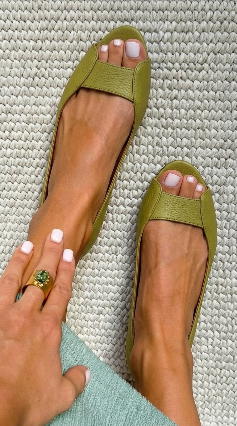 Daisy | Chic Comfort Golden Sandals